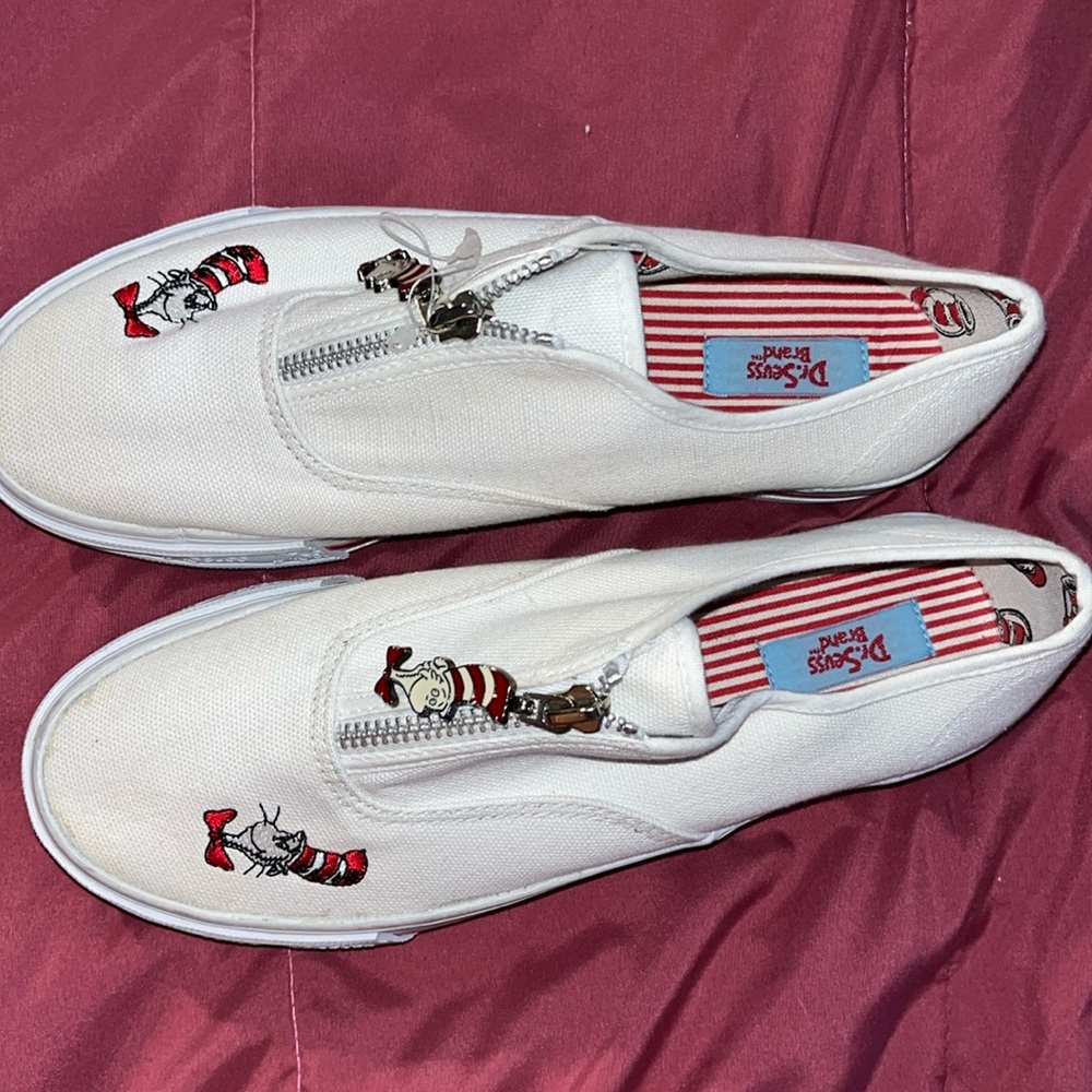 Dr. Seuss Canvas Sport Shoes Rare NEVER WORN SZ 8.5